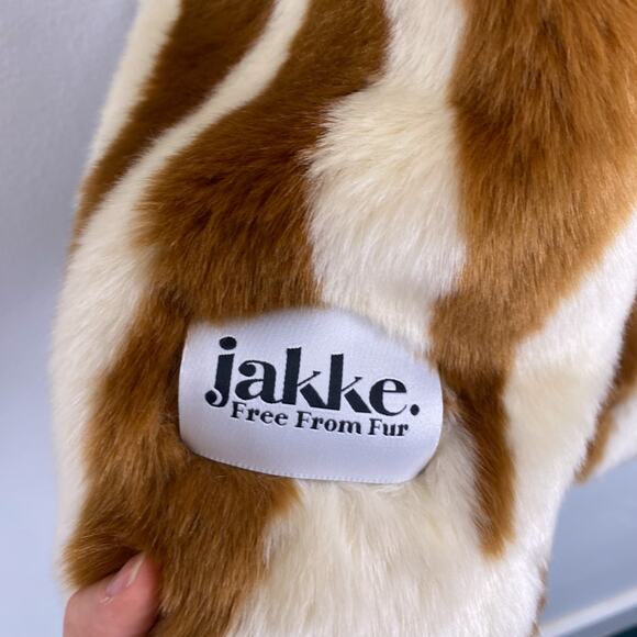 JAKKE Rita Faux Fur Coat in Chestnut Tiger Print 4 - Picture 5 of 9